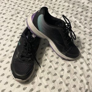 Like new Ryka tennis shoes